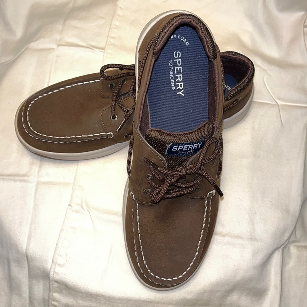 Sperry Top-sider; Big Boy/Mens 7; Memory foam insole; excellent condition